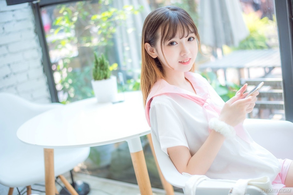 刘璝的声音，如同重锤一般敲击在所有人的心里，刘璝是什么人，在场将士多少有些了解，对刘璋可说是忠心耿耿，身上的那些纵横交错的伤疤，每一道，都是为刘家添的，但就这么一个人，如今却被刘璋逼反。